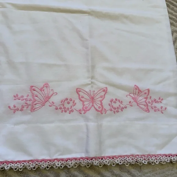Vintage White and Pink Butterfly Pillowcase Set Of 2 - Picture 3 of 5